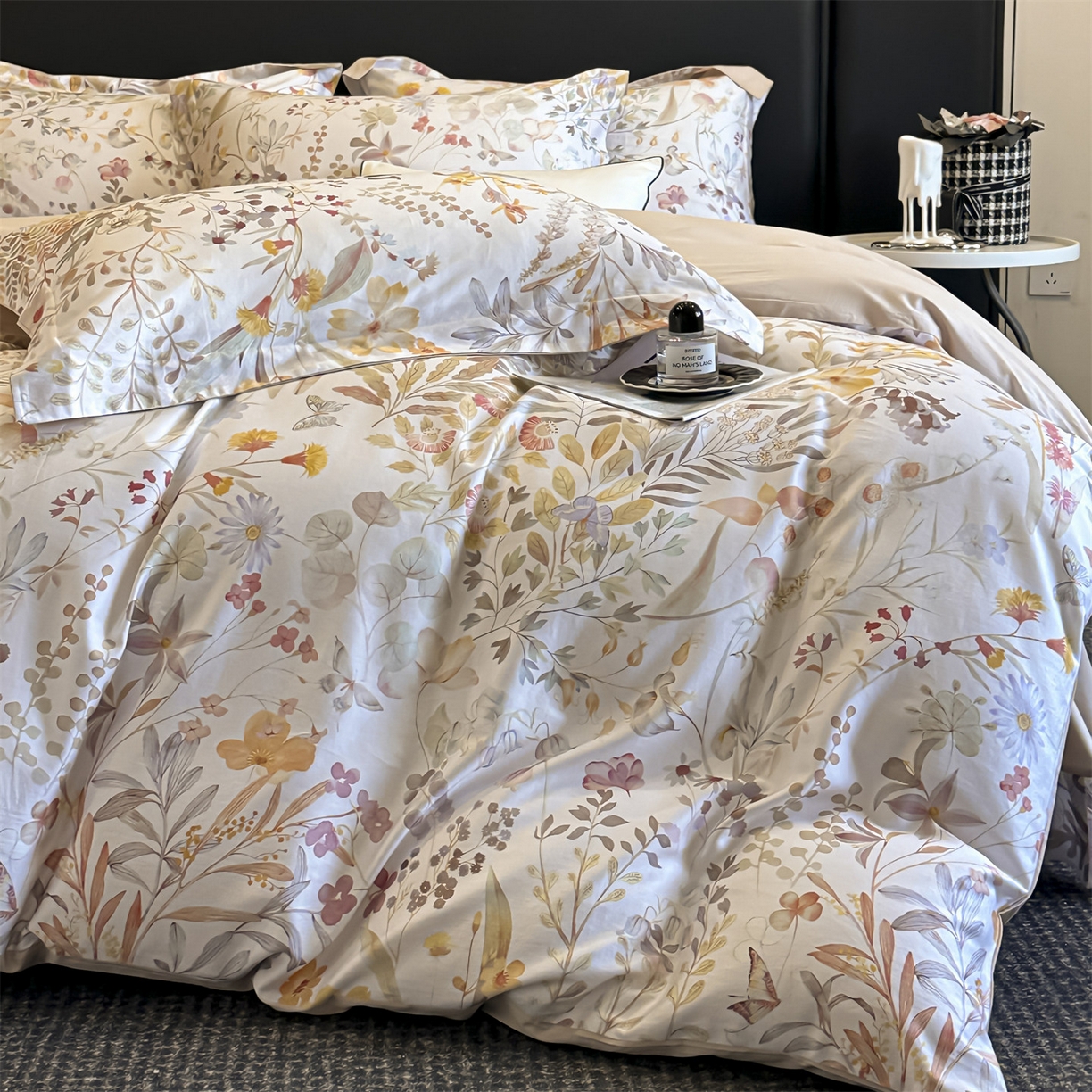 91家纺网 家纺一手货源 找家纺 （总）蓝米卡夫 2026春季新款-60S长绒棉数码印花贡缎系列四件套（礼盒）