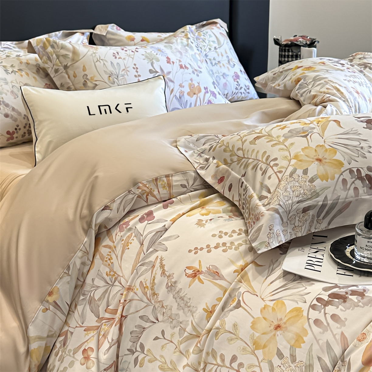 91家纺网 家纺一手货源 找家纺 （总）蓝米卡夫 2026春季新款-60S长绒棉数码印花贡缎系列四件套（礼盒）