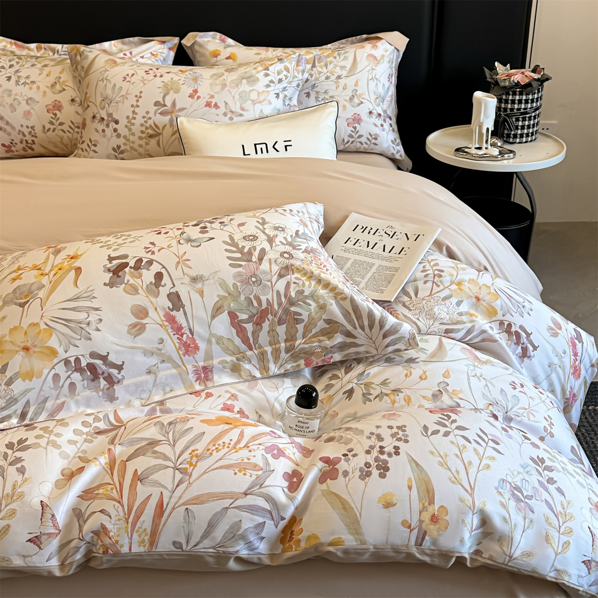 91家纺网 家纺一手货源 找家纺 蓝米卡夫 2026春季新款-60S长绒棉数码印花贡缎系列四件套（礼盒） 阿勒泰秘境