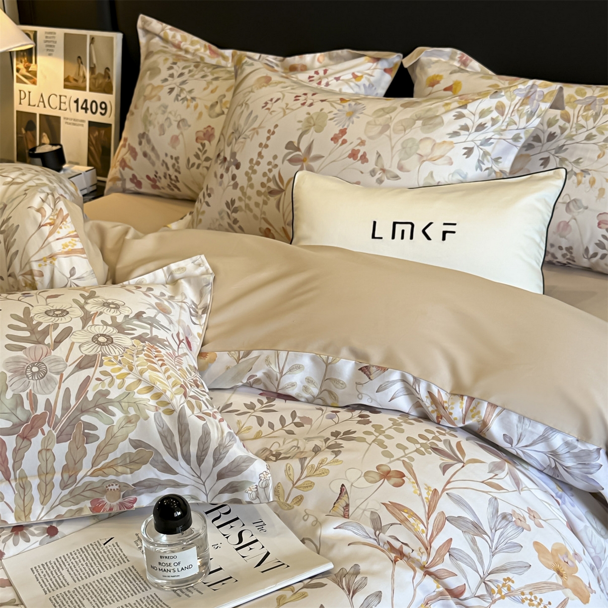 91家纺网 家纺一手货源 找家纺 蓝米卡夫 2026春季新款-60S长绒棉数码印花贡缎系列四件套（礼盒） 阿勒泰秘境