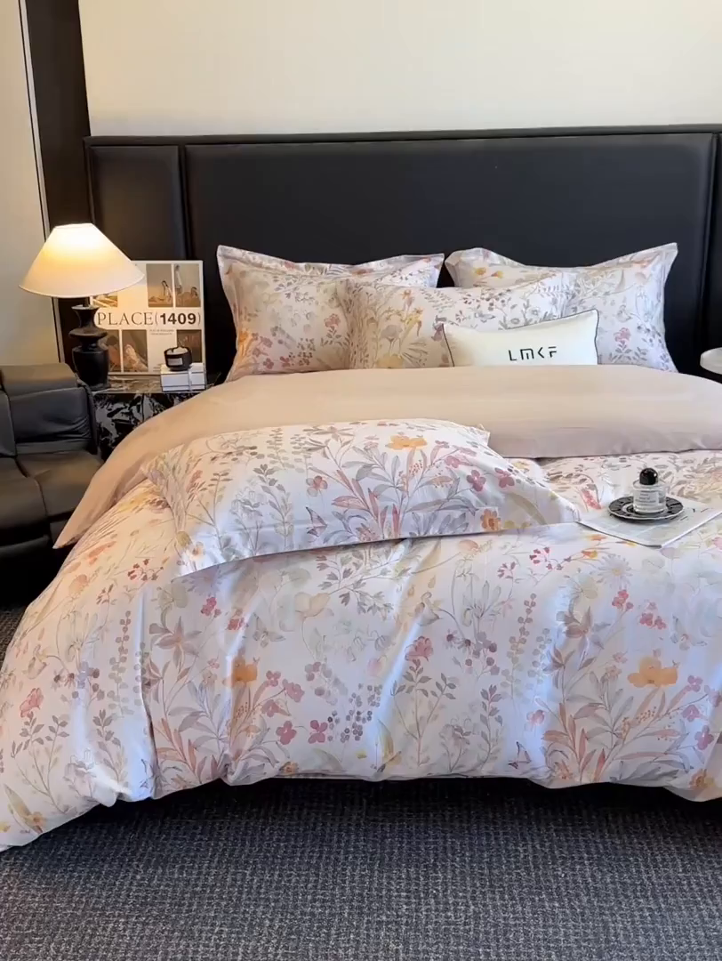 91家纺网 家纺一手货源 找家纺 蓝米卡夫 2026春季新款-60S长绒棉数码印花贡缎系列四件套（礼盒） 阿勒泰秘境