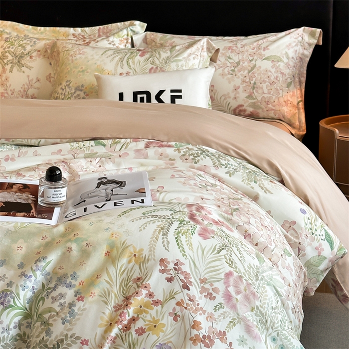 91家纺网 家纺一手货源 找家纺 蓝米卡夫 2026春季新款-60S长绒棉数码印花贡缎系列四件套（礼盒） 阿勒泰花季