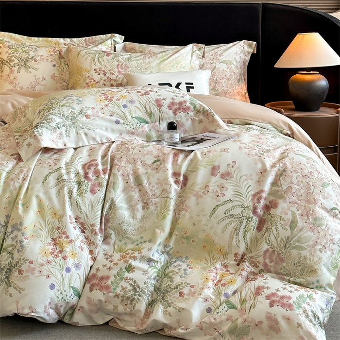 91家纺网 家纺一手货源 找家纺 蓝米卡夫 2026春季新款-60S长绒棉数码印花贡缎系列四件套（礼盒） 阿勒泰花季