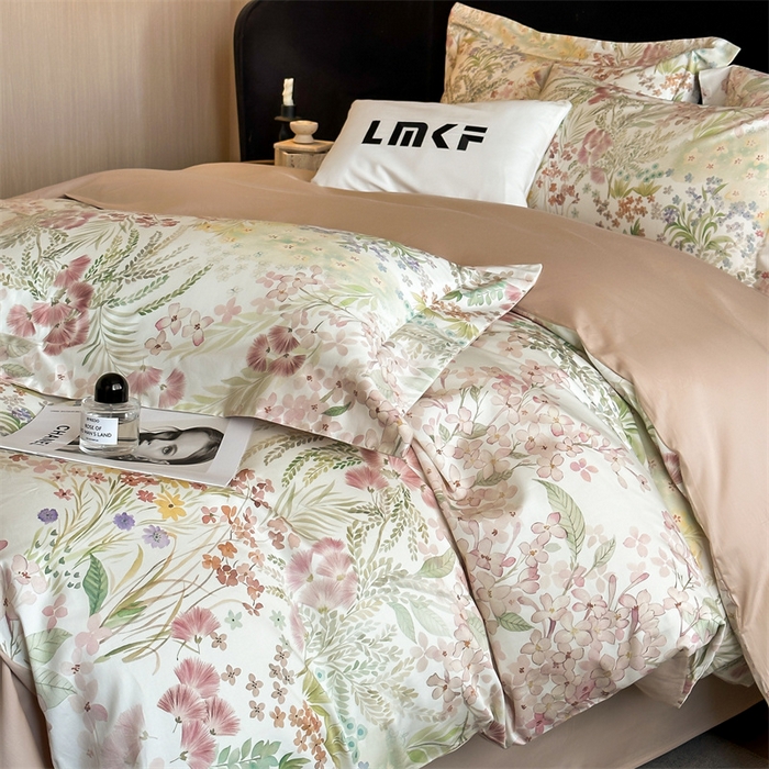 91家纺网 家纺一手货源 找家纺 蓝米卡夫 2026春季新款-60S长绒棉数码印花贡缎系列四件套（礼盒） 阿勒泰花季