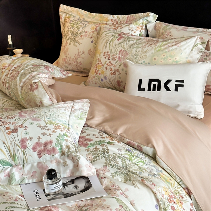 91家纺网 家纺一手货源 找家纺 蓝米卡夫 2026春季新款-60S长绒棉数码印花贡缎系列四件套（礼盒） 阿勒泰花季