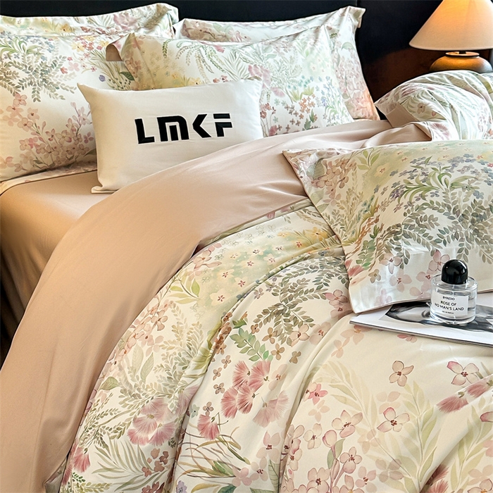 91家纺网 家纺一手货源 找家纺 蓝米卡夫 2026春季新款-60S长绒棉数码印花贡缎系列四件套（礼盒） 阿勒泰花季