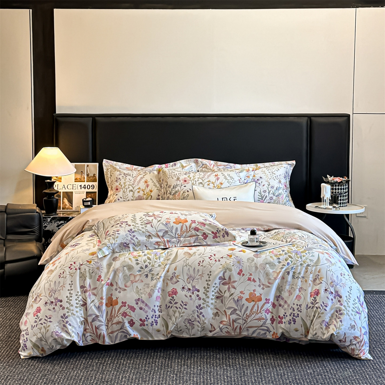 91家纺网 家纺一手货源 找家纺 蓝米卡夫 2026春季新款-60S长绒棉数码印花贡缎系列四件套（礼盒） 阿勒泰紫韵