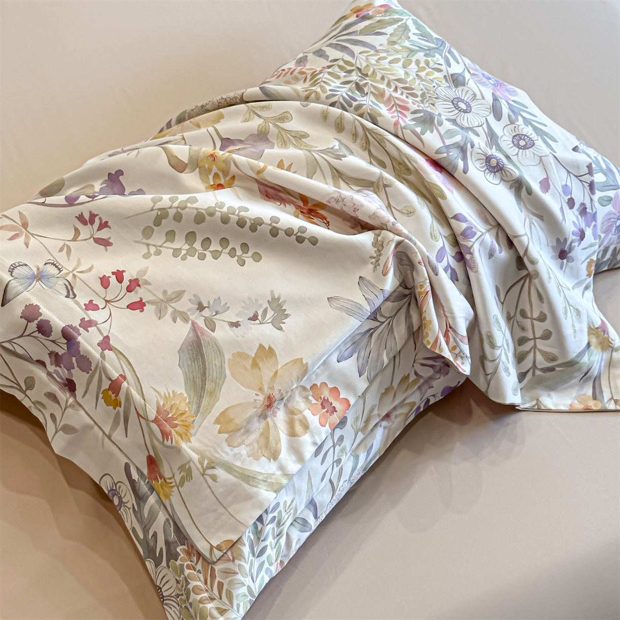 91家纺网 家纺一手货源 找家纺 蓝米卡夫 2026春季新款-60S长绒棉数码印花贡缎系列四件套（礼盒） 阿勒泰紫韵