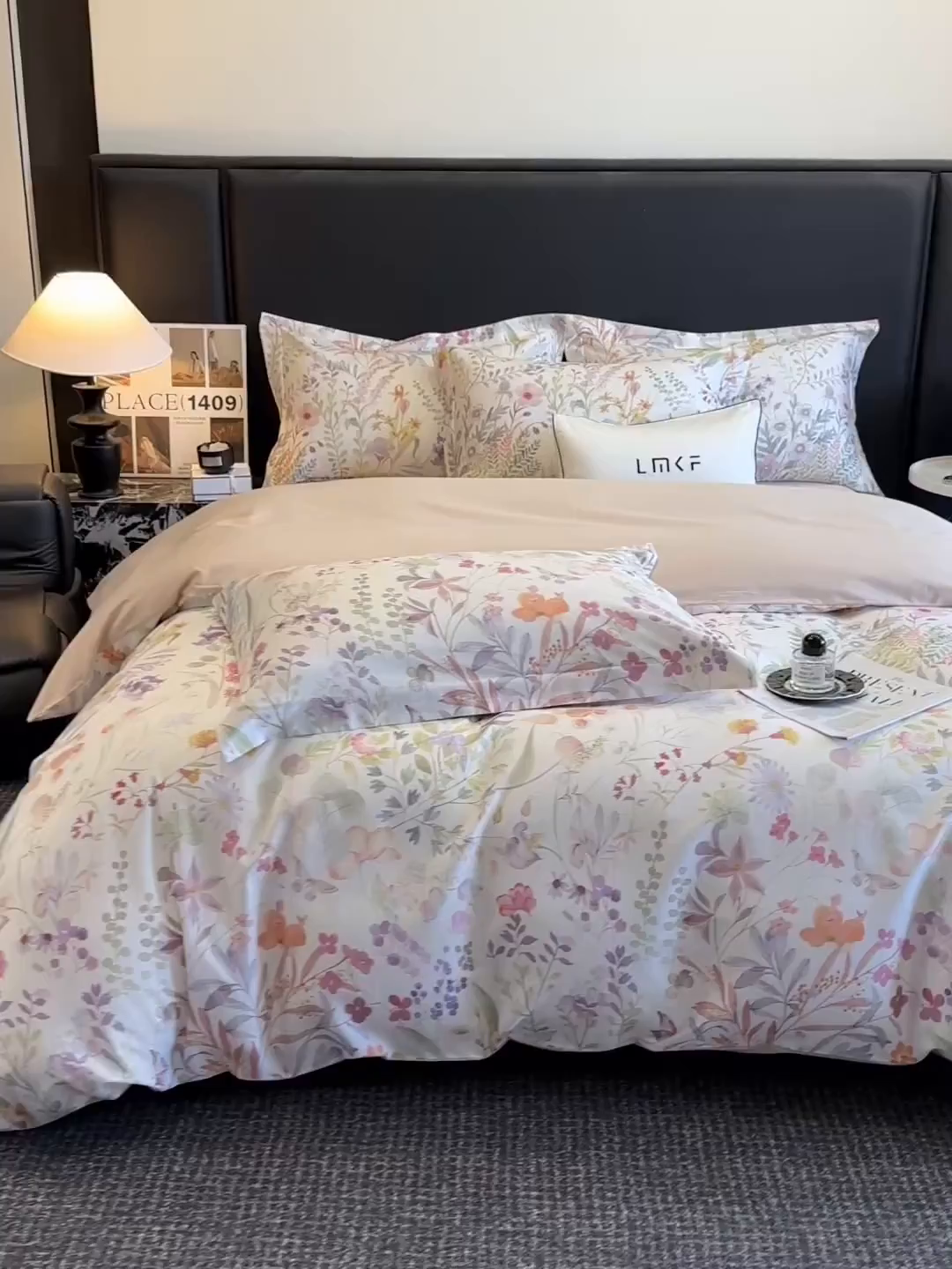 91家纺网 家纺一手货源 找家纺 蓝米卡夫 2026春季新款-60S长绒棉数码印花贡缎系列四件套（礼盒） 阿勒泰紫韵