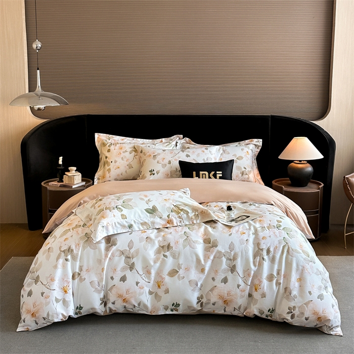 91家纺网 家纺一手货源 找家纺 蓝米卡夫 2026春季新款-60S长绒棉数码印花贡缎系列四件套（礼盒） 芳香情思-咖