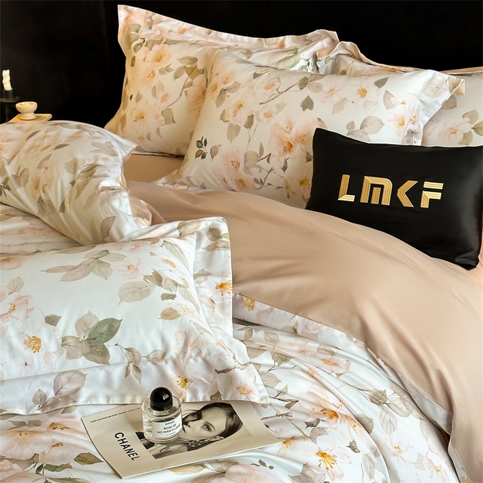 91家纺网 家纺一手货源 找家纺 蓝米卡夫 2026春季新款-60S长绒棉数码印花贡缎系列四件套（礼盒） 芳香情思-咖