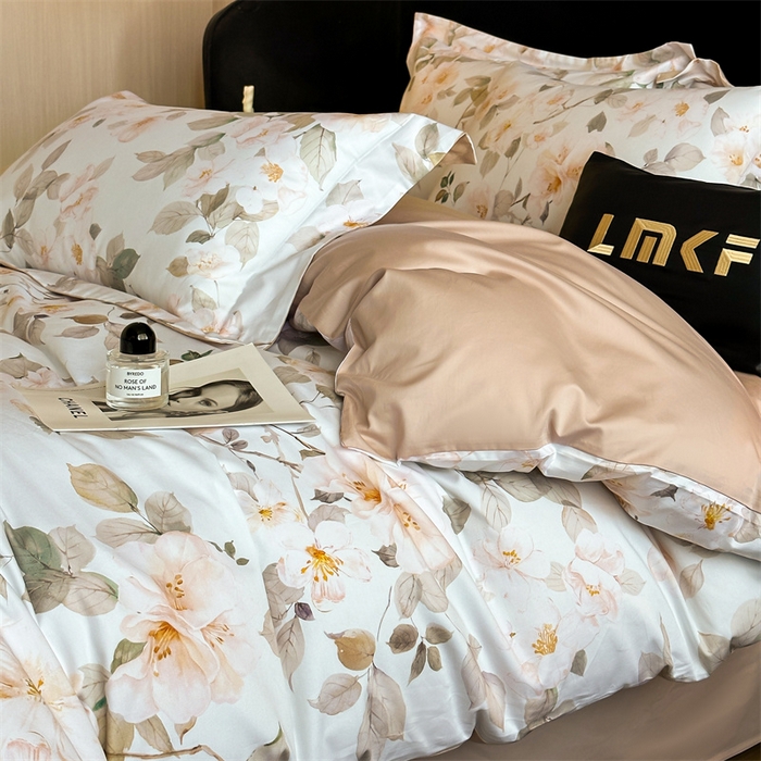 91家纺网 家纺一手货源 找家纺 蓝米卡夫 2026春季新款-60S长绒棉数码印花贡缎系列四件套（礼盒） 芳香情思-咖