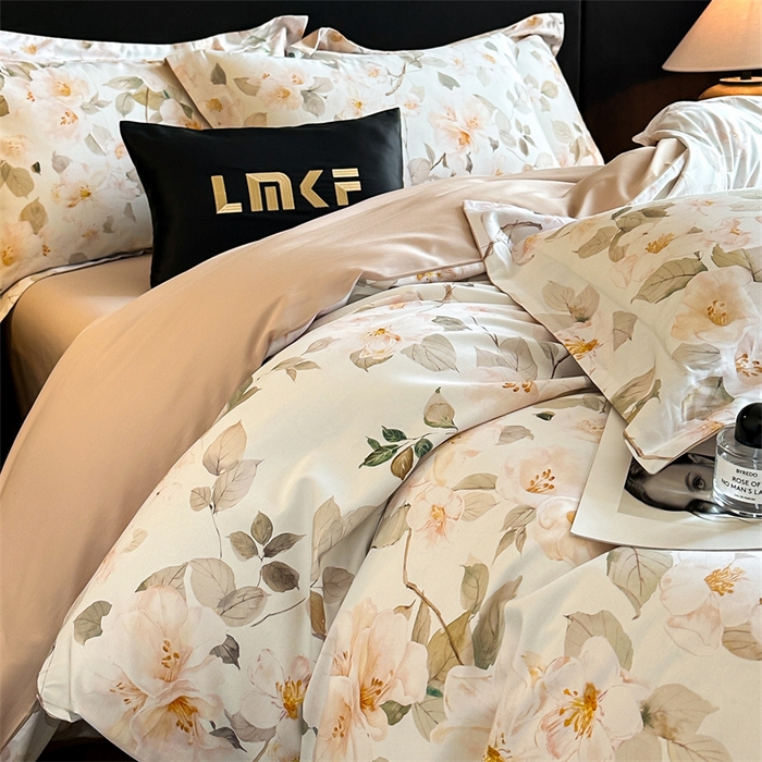 91家纺网 家纺一手货源 找家纺 蓝米卡夫 2026春季新款-60S长绒棉数码印花贡缎系列四件套（礼盒） 芳香情思-咖