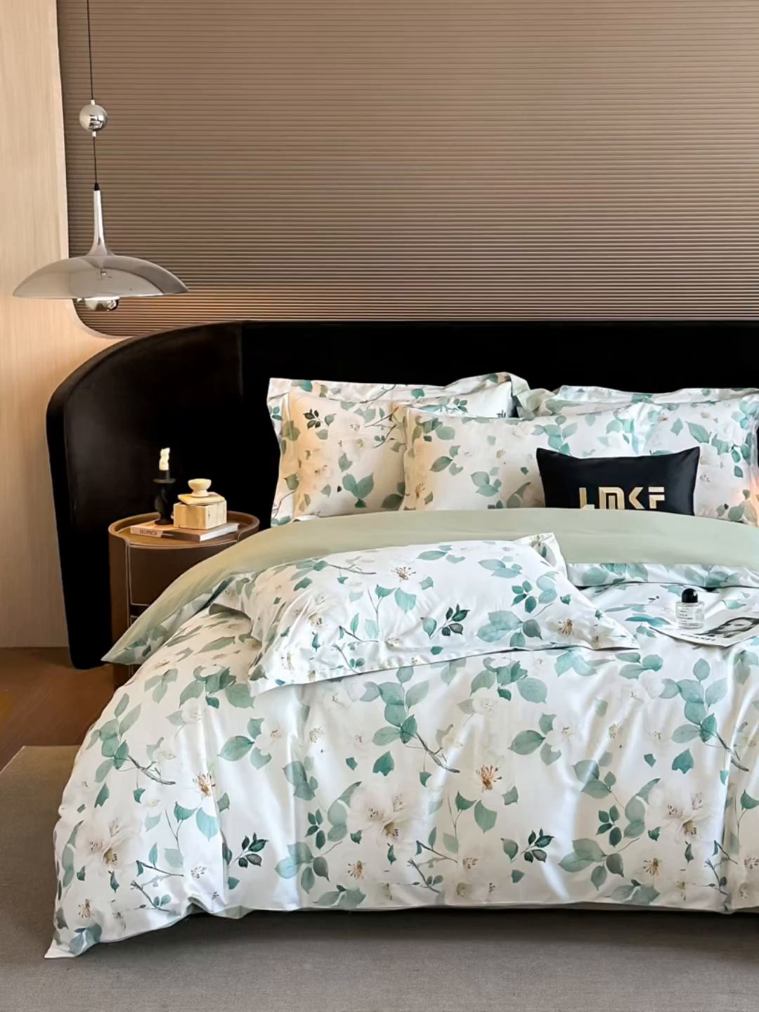 91家纺网 家纺一手货源 找家纺 蓝米卡夫 2026春季新款-60S长绒棉数码印花贡缎系列四件套（礼盒） 芳香情思-绿