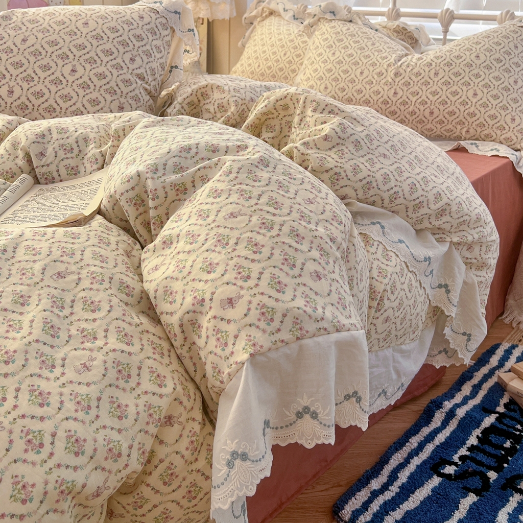 91家纺网 家纺一手货源 找家纺 金丝鸟家纺 2026新款纯棉全棉双层纱刺绣花边款四件套 兔隐织