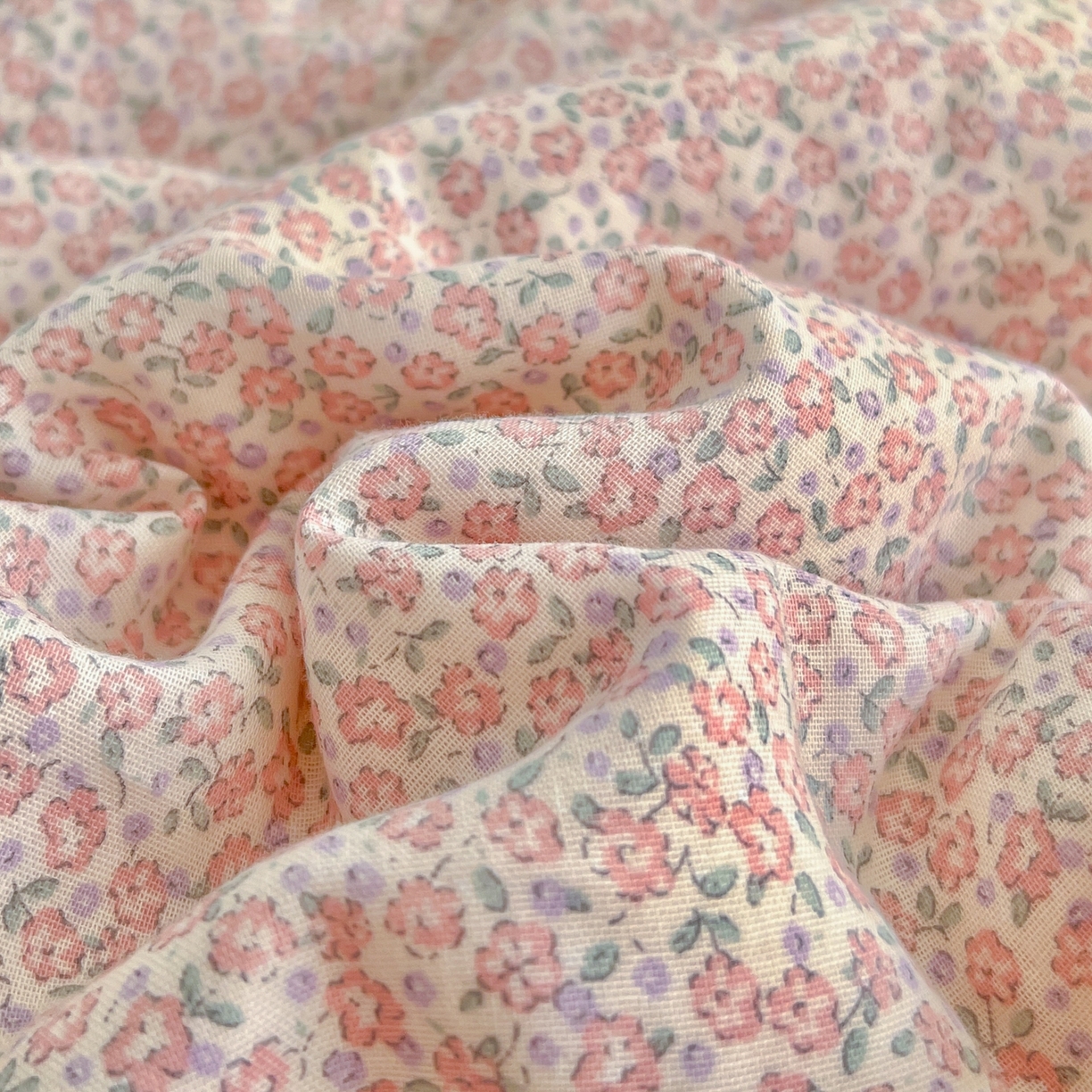 91家纺网 家纺一手货源 找家纺 金丝鸟家纺 2026新款纯棉全棉双层纱刺绣花边款四件套 浅星纱 粉