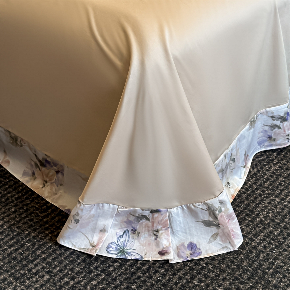 91家纺网 家纺一手货源 找家纺 蓝米卡夫 2026春季新款-60S长绒棉数码印花贡缎系列四件套（礼盒） 花蝶月季