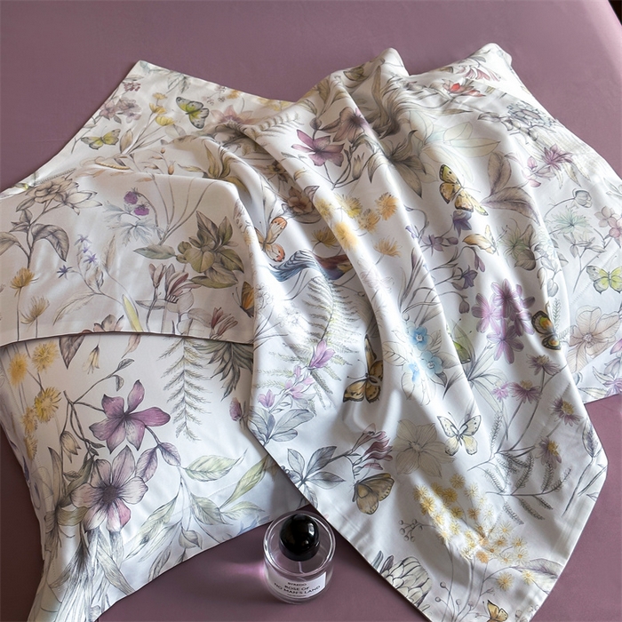 91家纺网 家纺一手货源 找家纺 蓝米卡夫 2026春季新款-60S长绒棉数码印花贡缎系列四件套（礼盒） 花枝嫣然