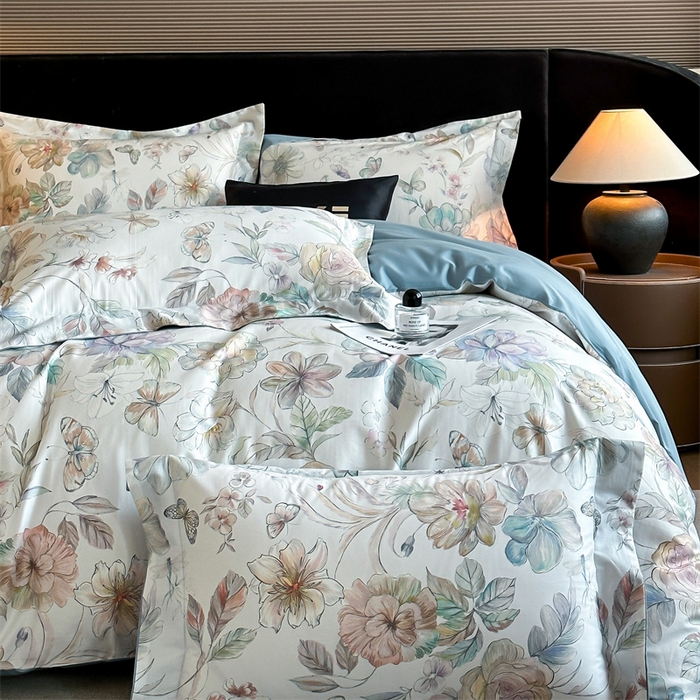 91家纺网 家纺一手货源 找家纺 蓝米卡夫 2026春季新款-60S长绒棉数码印花贡缎系列四件套（礼盒） 凝香玉露