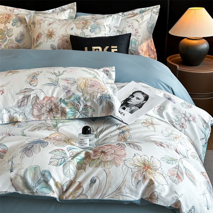 91家纺网 家纺一手货源 找家纺 蓝米卡夫 2026春季新款-60S长绒棉数码印花贡缎系列四件套（礼盒） 凝香玉露