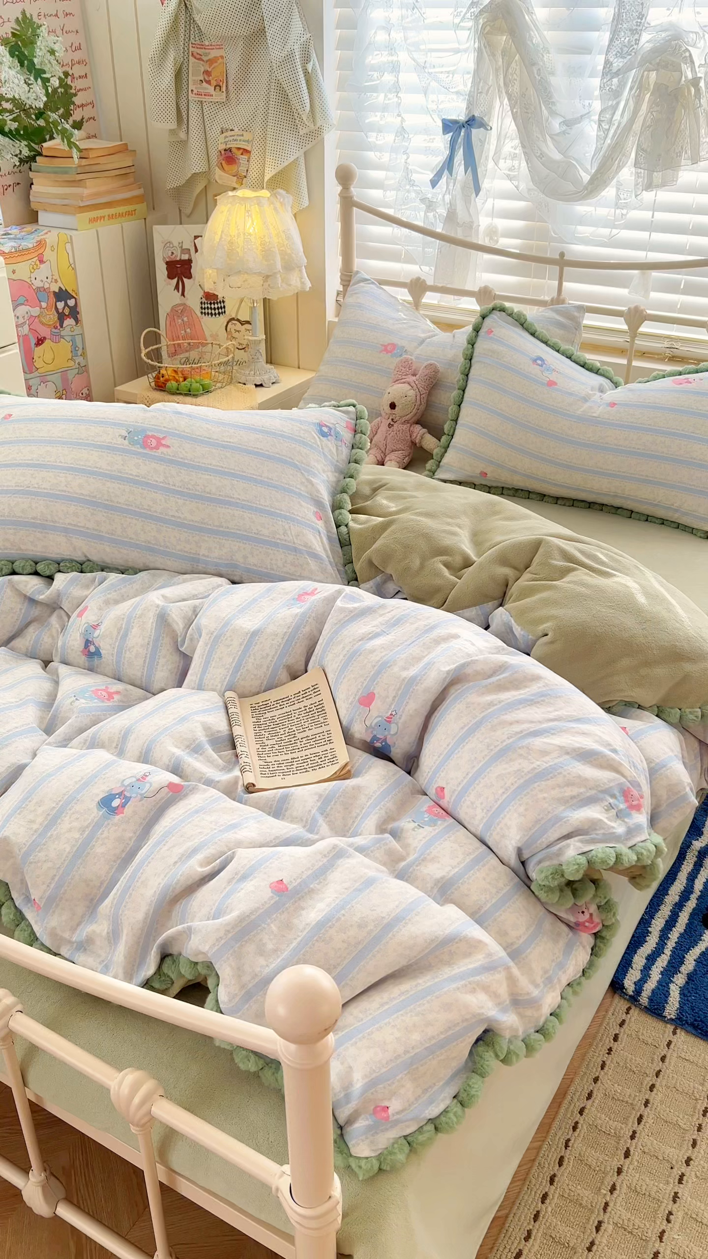 91家纺网 家纺一手货源 找家纺 金丝鸟家纺 2026新款全棉双层纱加牛奶绒毛球花边四件套 毛球蓝色小象