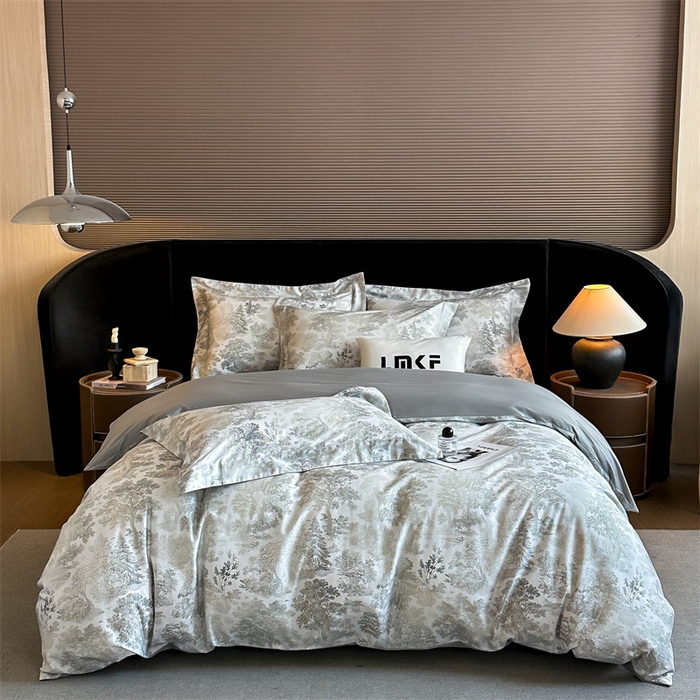 91家纺网 家纺一手货源 找家纺 蓝米卡夫 2026春季新款-60S长绒棉数码印花贡缎系列四件套（礼盒） 塞纳森遥