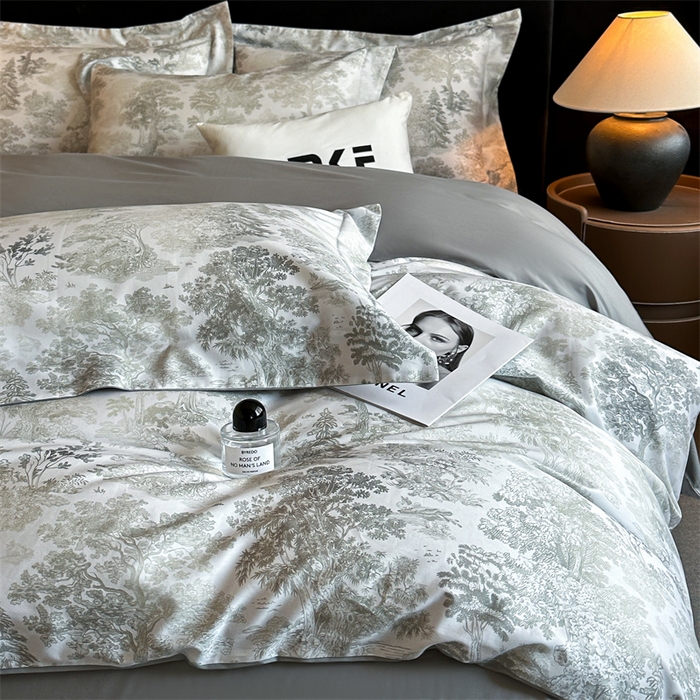 91家纺网 家纺一手货源 找家纺 蓝米卡夫 2026春季新款-60S长绒棉数码印花贡缎系列四件套（礼盒） 塞纳森遥