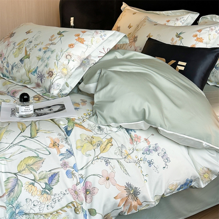 91家纺网 家纺一手货源 找家纺 蓝米卡夫 2026春季新款-60S长绒棉数码印花贡缎系列四件套（礼盒） 伊犁花甸