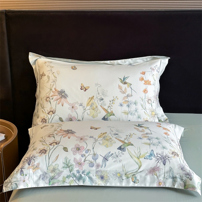 91家纺网 家纺一手货源 找家纺 蓝米卡夫 2026春季新款-60S长绒棉数码印花贡缎系列四件套（礼盒） 伊犁花甸