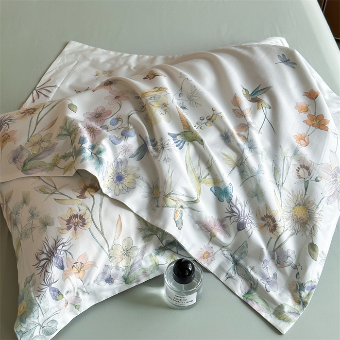 91家纺网 家纺一手货源 找家纺 蓝米卡夫 2026春季新款-60S长绒棉数码印花贡缎系列四件套（礼盒） 伊犁花甸