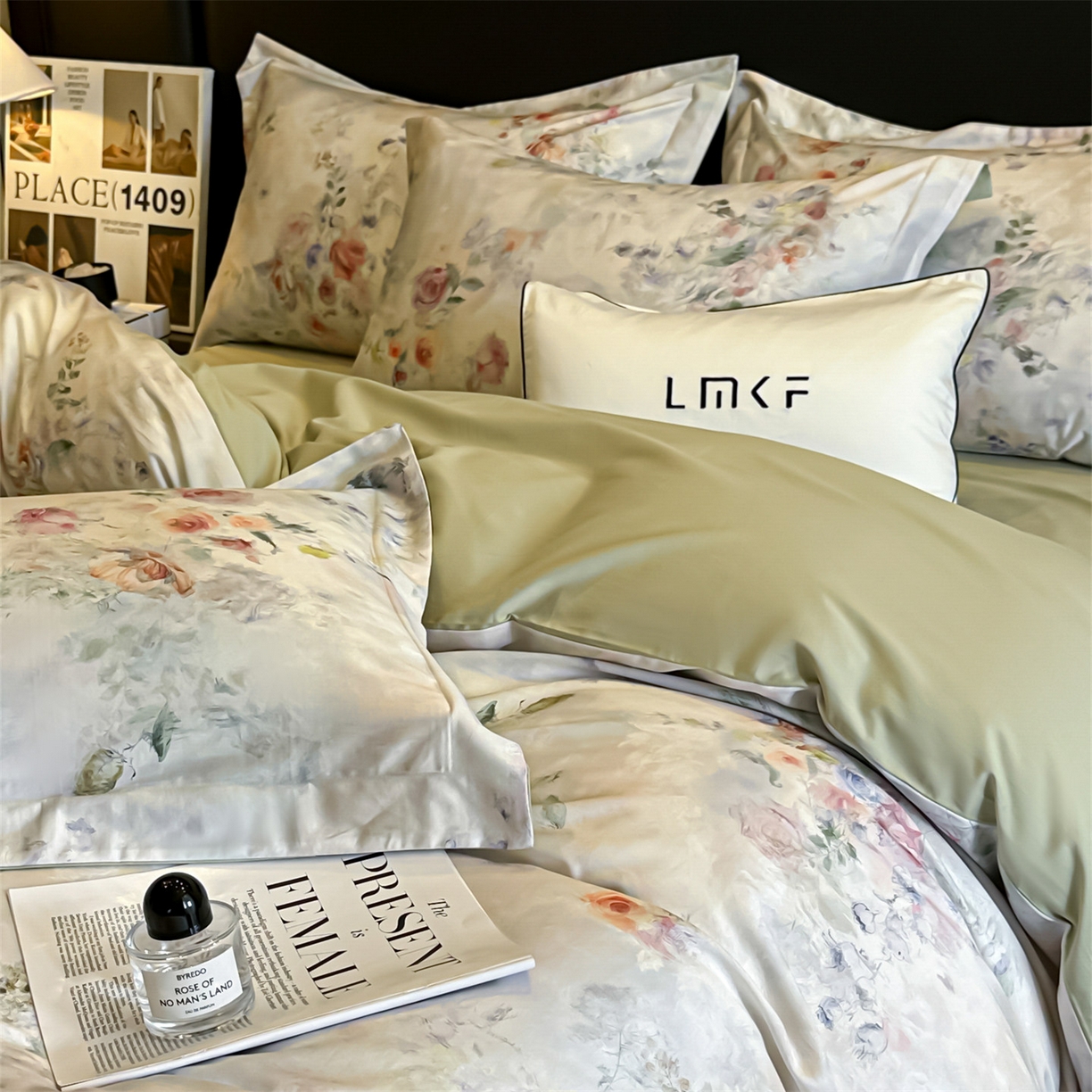 91家纺网 家纺一手货源 找家纺 蓝米卡夫 2026春季新款-60S长绒棉数码印花贡缎系列四件套（礼盒） 伊犁浪漫