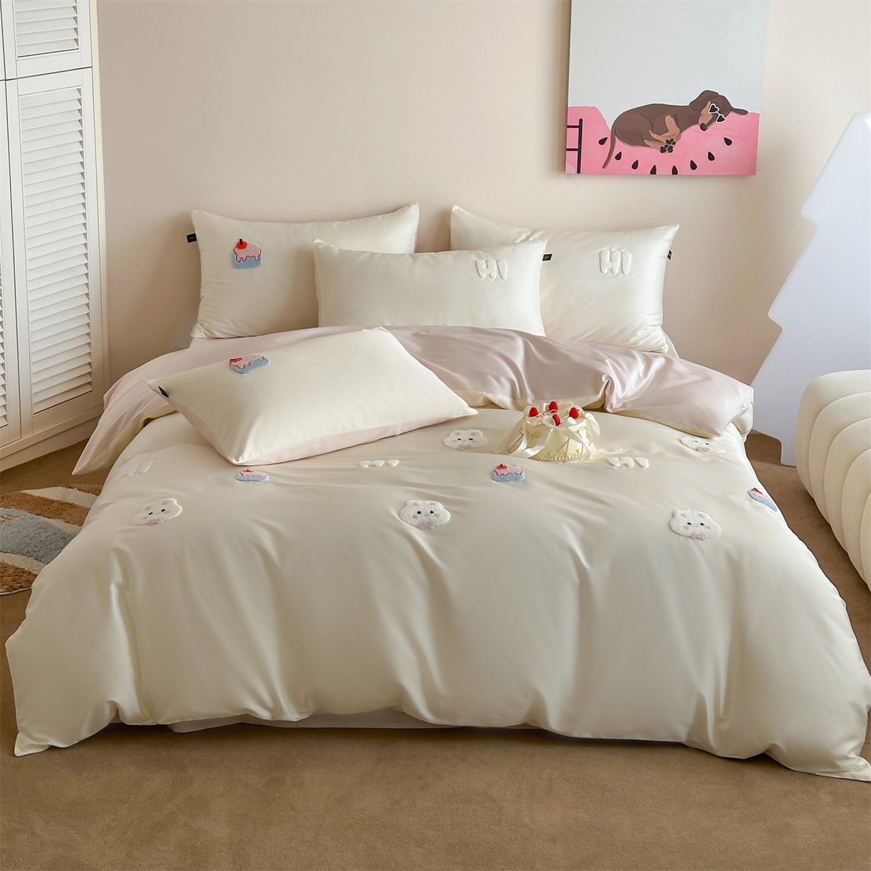 91家纺网 家纺一手货源 找家纺 蓝米卡夫 2026春季新款-100S长绒棉毛巾绣系列四件套-蛋糕兔兔（礼盒） 蛋糕兔兔-芝士粉芋