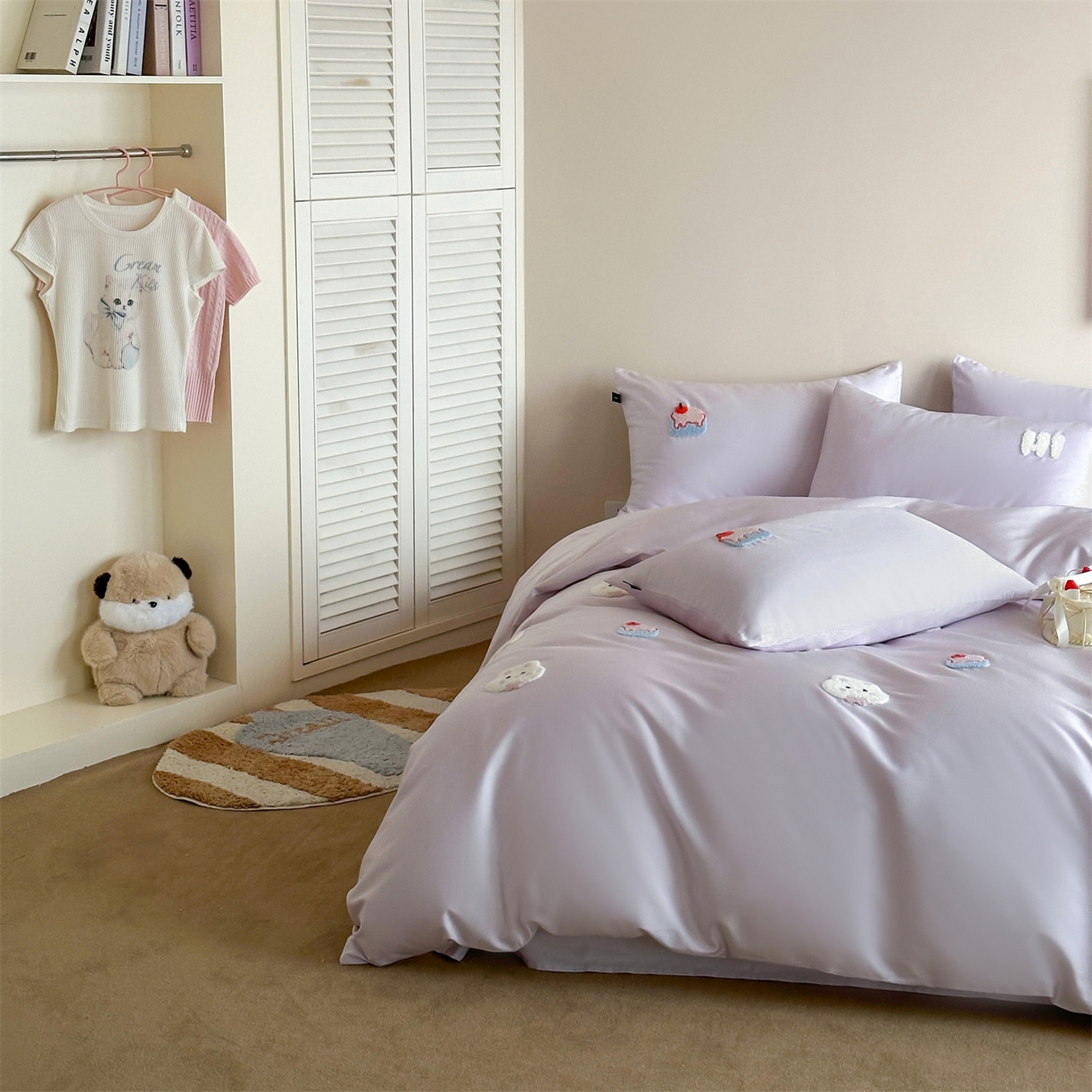 91家纺网 家纺一手货源 找家纺 蓝米卡夫 2026春季新款-100S长绒棉毛巾绣系列四件套-蛋糕兔兔（礼盒） 蛋糕兔兔-美丽梦幻紫