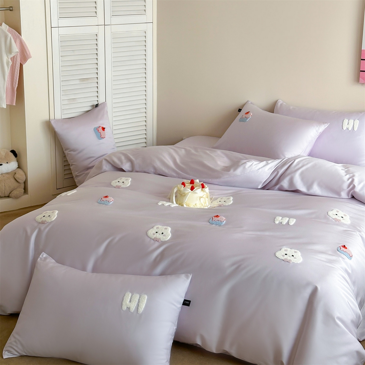 91家纺网 家纺一手货源 找家纺 蓝米卡夫 2026春季新款-100S长绒棉毛巾绣系列四件套-蛋糕兔兔（礼盒） 蛋糕兔兔-美丽梦幻紫