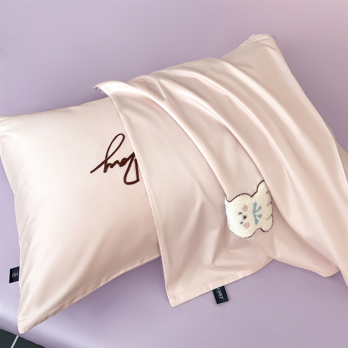 91家纺网 家纺一手货源 找家纺 （总）蓝米卡夫 2026春季新款-100S长绒棉毛巾绣系列四件套-花犬狗狗（礼盒）