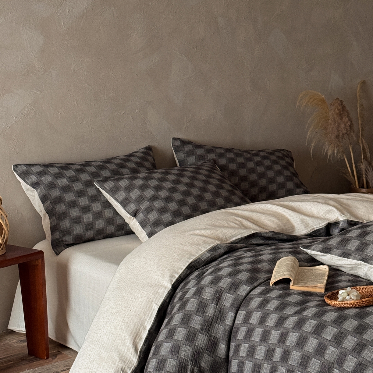 91家纺网 家纺一手货源 找家纺 （总）爱丽丝 2026新款色织提花棉麻系带款四件套-经典格