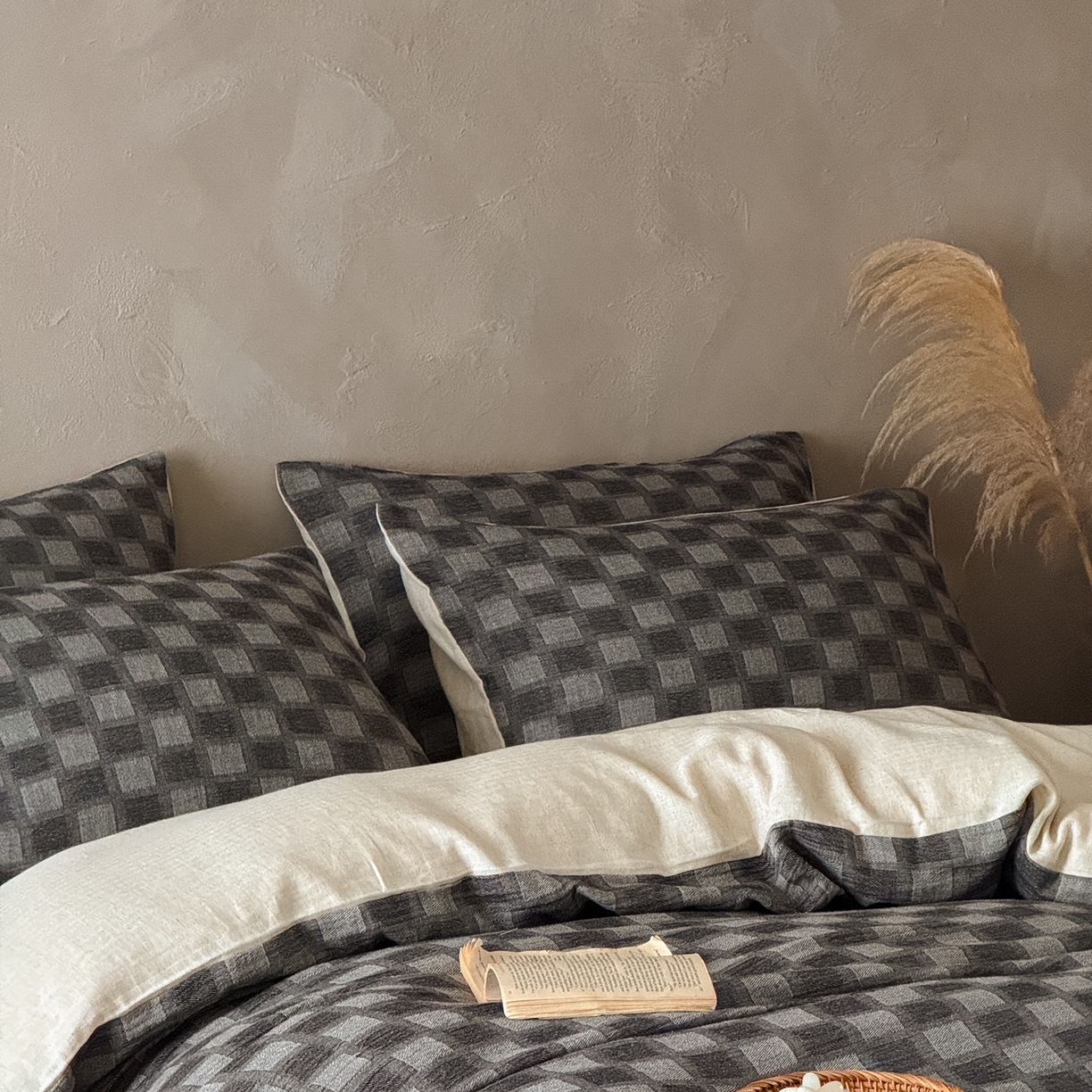 91家纺网 家纺一手货源 找家纺 （总）爱丽丝 2026新款色织提花棉麻系带款四件套-经典格