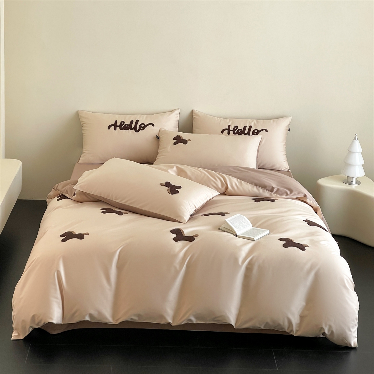 91家纺网 家纺一手货源 找家纺 蓝米卡夫 2026春季新款-100S长绒棉毛巾绣系列四件套-黑马计划（礼盒） 黑马计划-时尚茶棕