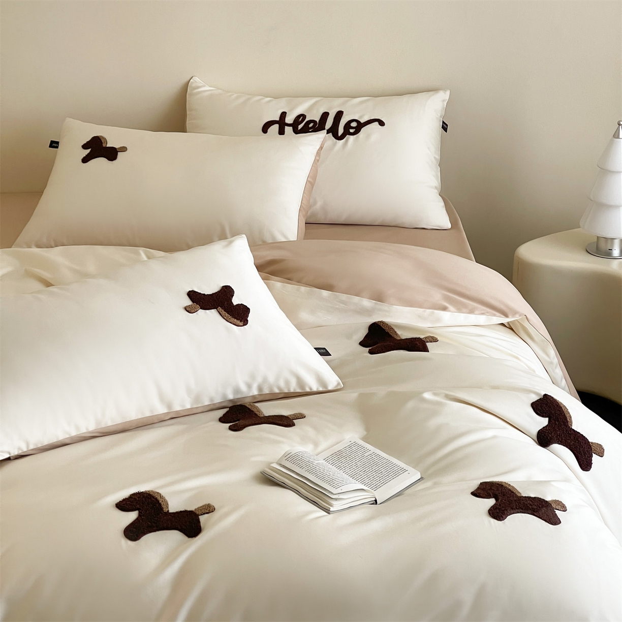 91家纺网 家纺一手货源 找家纺 （总）蓝米卡夫 2026春季新款-100S长绒棉毛巾绣系列四件套-黑马计划（礼盒）