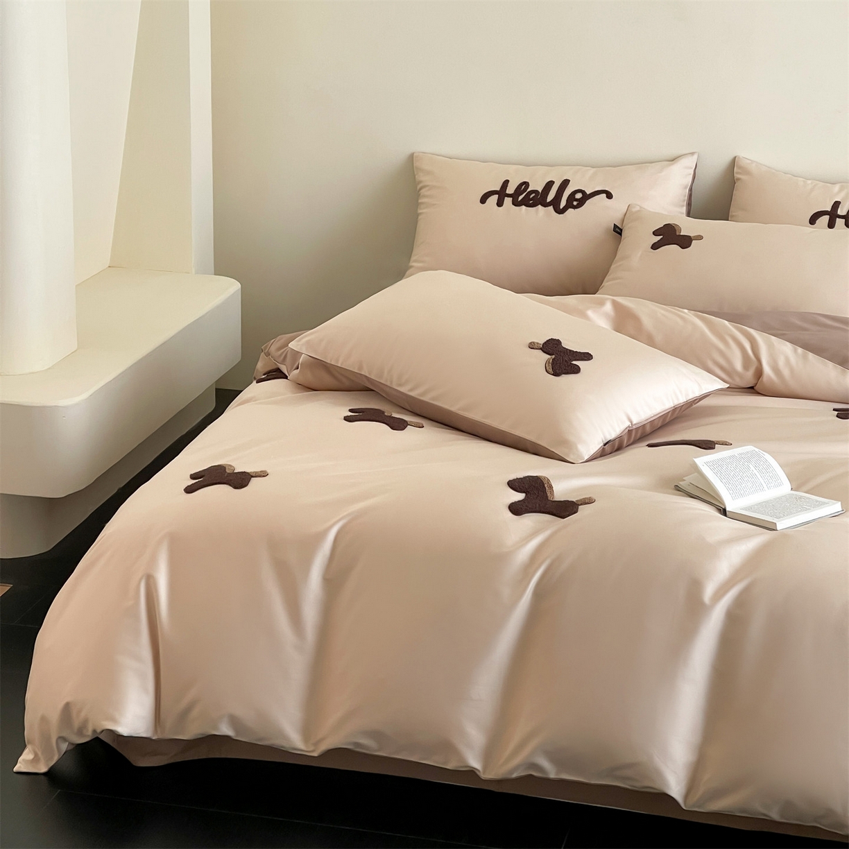 91家纺网 家纺一手货源 找家纺 蓝米卡夫 2026春季新款-100S长绒棉毛巾绣系列四件套-黑马计划（礼盒） 黑马计划-时尚茶棕