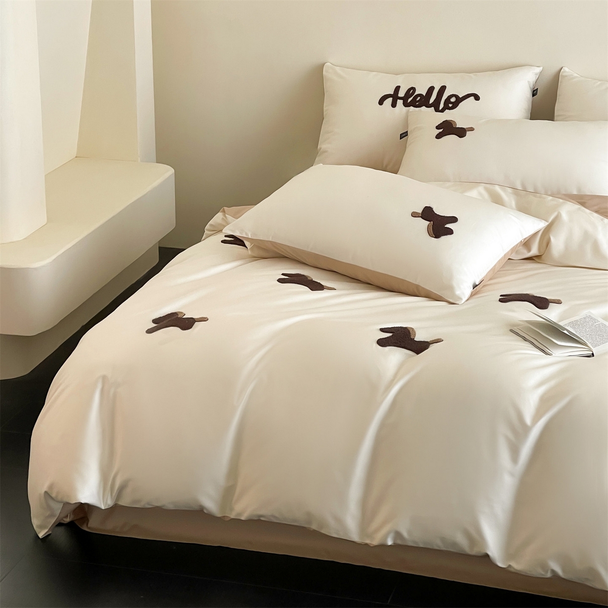 91家纺网 家纺一手货源 找家纺 （总）蓝米卡夫 2026春季新款-100S长绒棉毛巾绣系列四件套-黑马计划（礼盒）