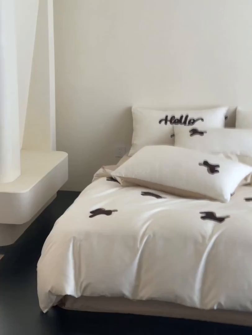 91家纺网 家纺一手货源 找家纺 （总）蓝米卡夫 2026春季新款-100S长绒棉毛巾绣系列四件套-黑马计划（礼盒）