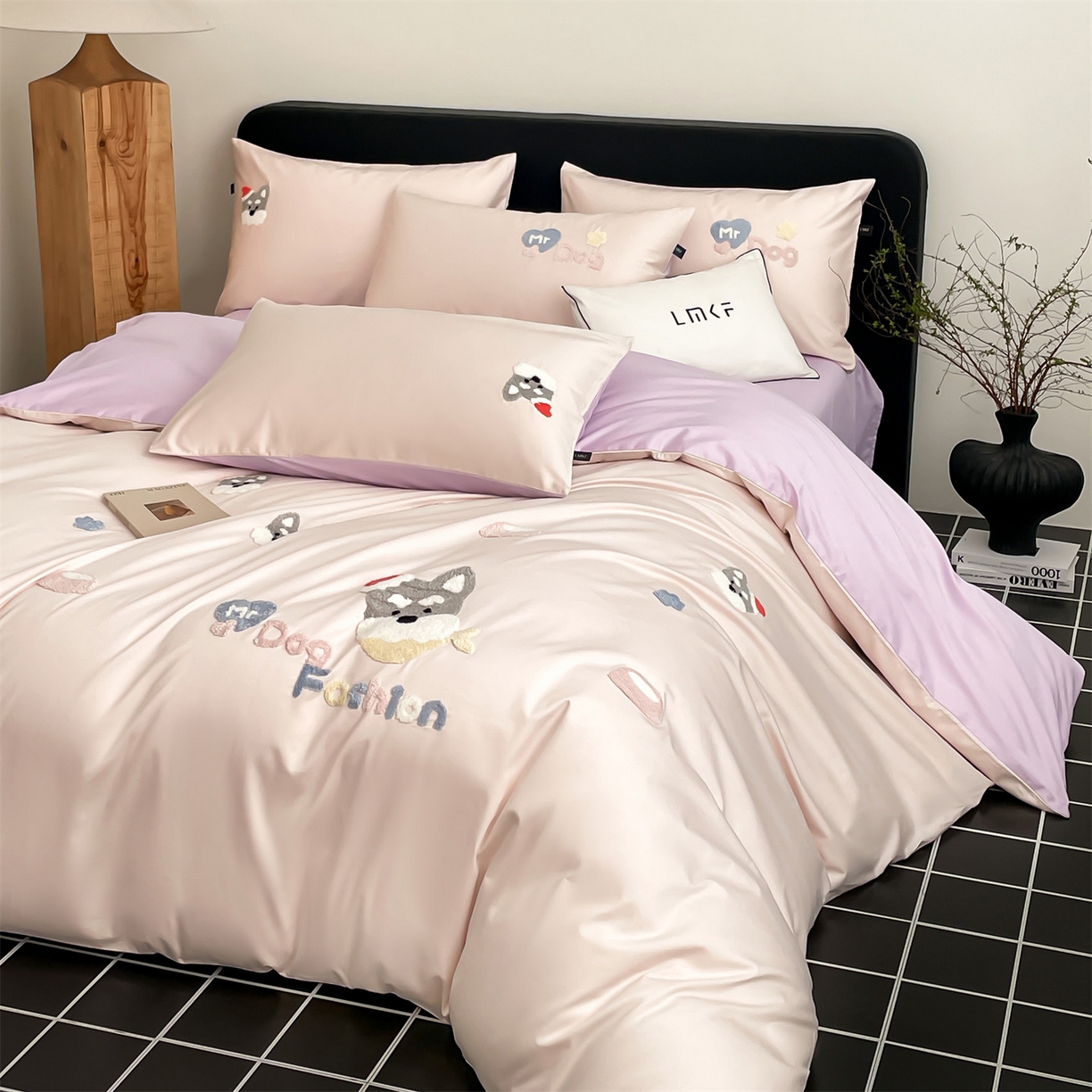 91家纺网 家纺一手货源 找家纺 （总）蓝米卡夫 2026春季新款-100S长绒棉毛巾绣系列四件套-雪纳瑞（礼盒）