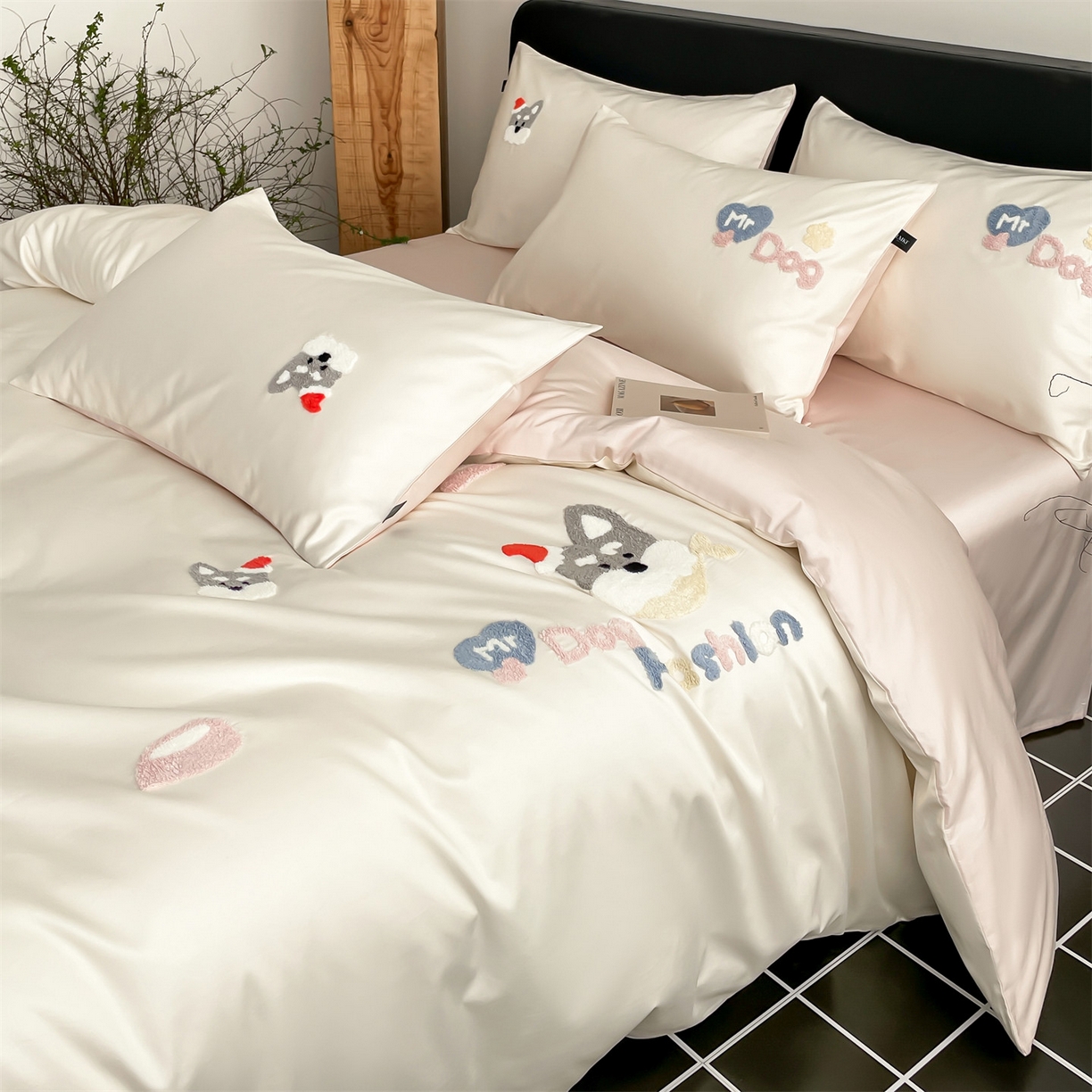 91家纺网 家纺一手货源 找家纺 蓝米卡夫 2026春季新款-100S长绒棉毛巾绣系列四件套-雪纳瑞（礼盒） 雪纳瑞-芝士粉芋