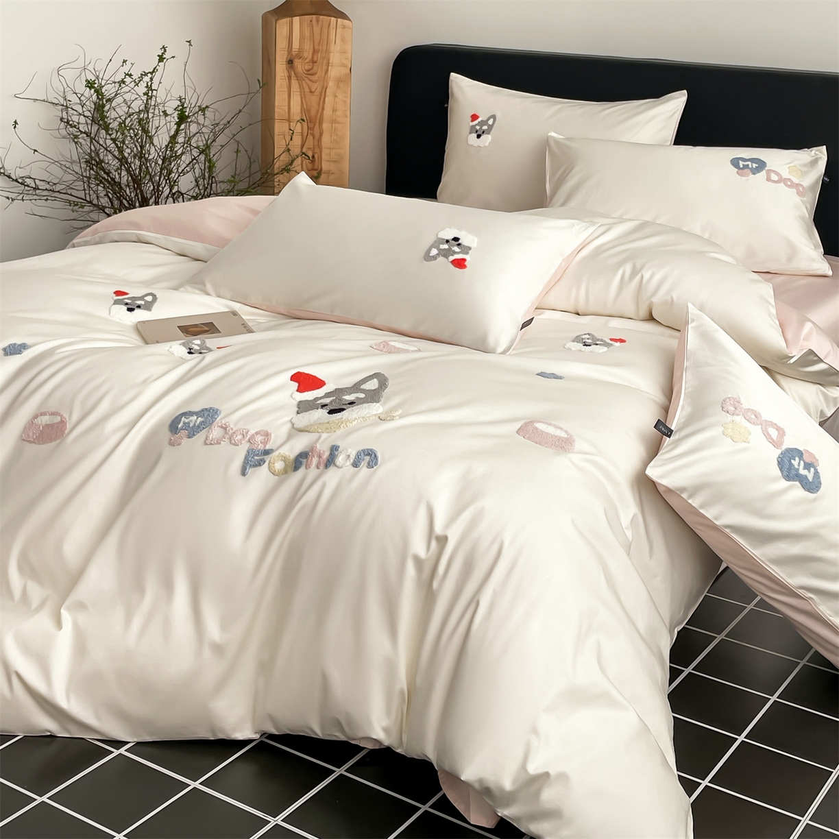 91家纺网 家纺一手货源 找家纺 蓝米卡夫 2026春季新款-100S长绒棉毛巾绣系列四件套-雪纳瑞（礼盒） 雪纳瑞-芝士粉芋