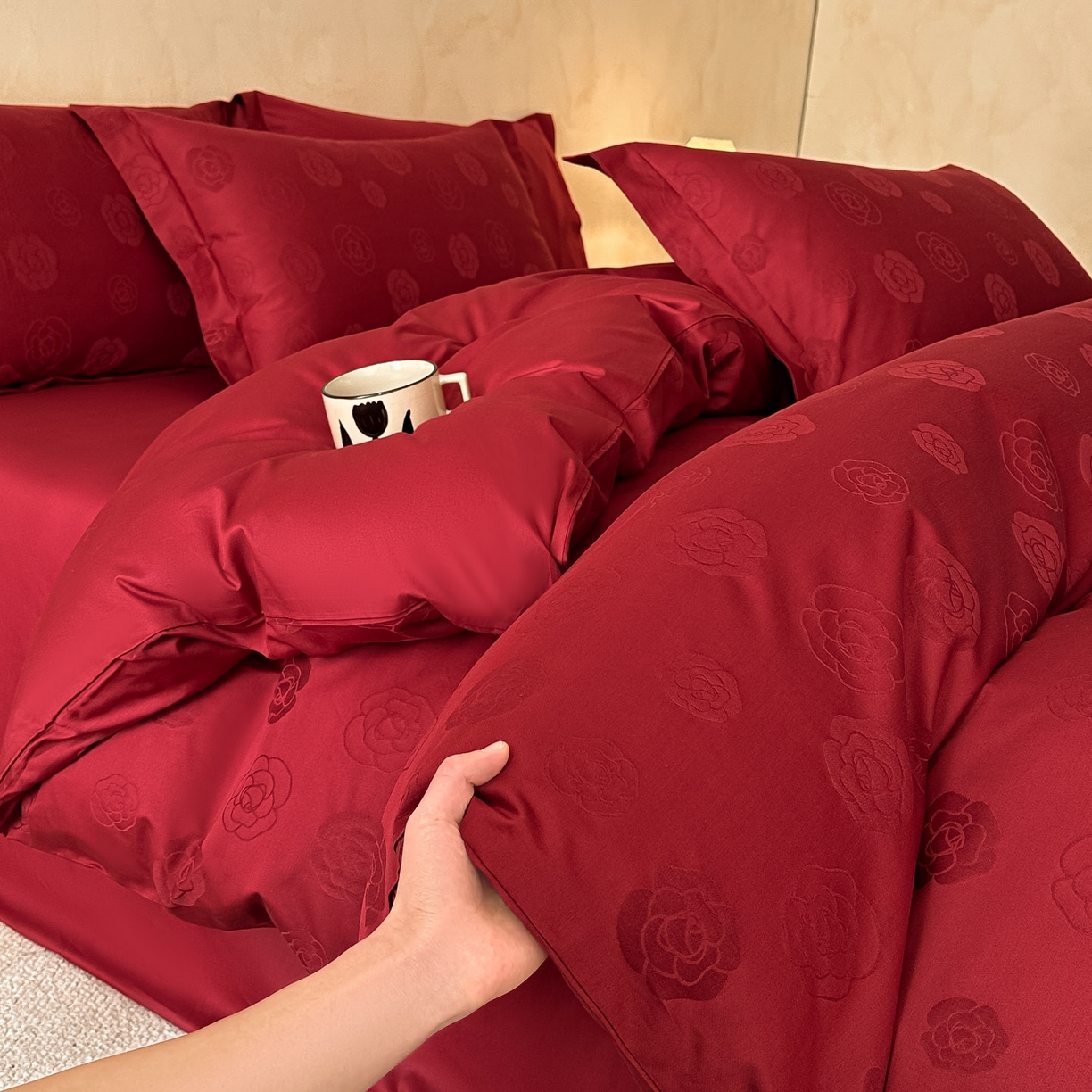 91家纺网 家纺一手货源 找家纺 禾时 2026新款60S全棉立体亮面提花四件套（券后价不低于258/288/278/298） 山茶花之恋