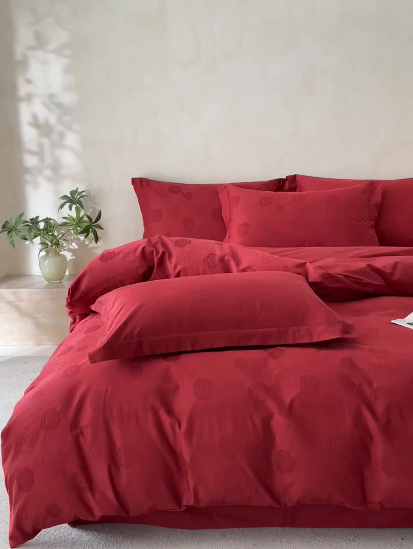 91家纺网 家纺一手货源 找家纺 禾时 2026新款60S全棉立体亮面提花四件套（券后价不低于258/288/278/298） 山茶花之恋