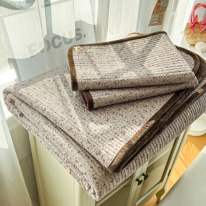 91家纺网 家纺一手货源 找家纺 （总）欣宜家纺 2026新款全棉纱布加宝宝绒填充棉花床盖三件套