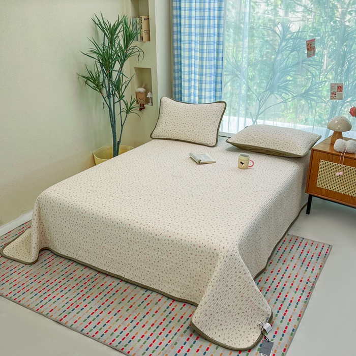 91家纺网 家纺一手货源 找家纺 欣宜家纺 2026新款全棉纱布加宝宝绒填充棉花床盖三件套 白芷-粉