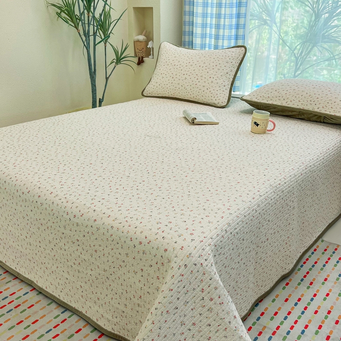 91家纺网 家纺一手货源 找家纺 欣宜家纺 2026新款全棉纱布加宝宝绒填充棉花床盖三件套 白芷-粉